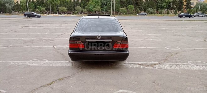 Mercedes E 320 2000, 204,000 km - 3.2 л - Sumqayıt
