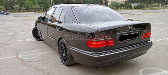 Mercedes E 320 2000, 204,000 km - 3.2 л - Sumqayıt