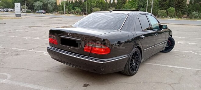 Mercedes E 320 2000, 204,000 km - 3.2 л - Sumqayıt