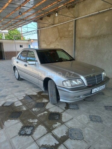 Mercedes C 200 1999, 333,330 km - 2.0 l - Salyan