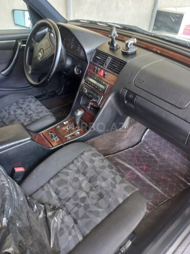 Mercedes C 200 1999, 333,330 km - 2.0 l - Salyan