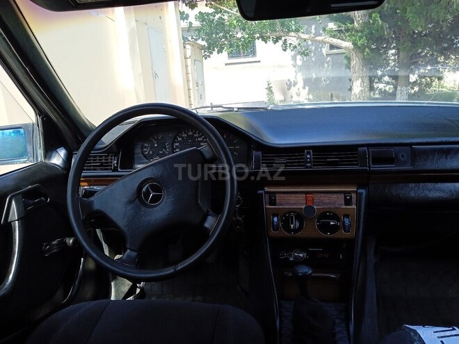 Mercedes E 200 1986, 194,545 km - 2.0 l - Şirvan