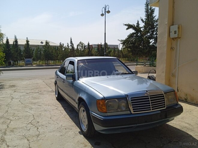 Mercedes E 200 1986, 194,545 km - 2.0 l - Şirvan