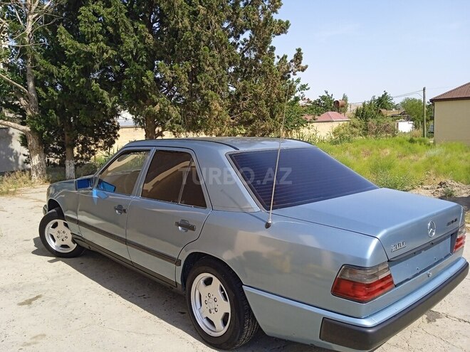 Mercedes E 200 1986, 194,545 km - 2.0 l - Şirvan