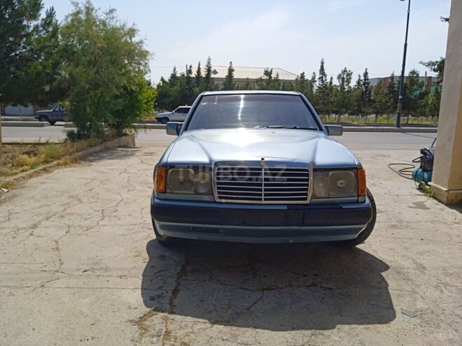 Mercedes E 200 1986, 194,545 km - 2.0 l - Şirvan
