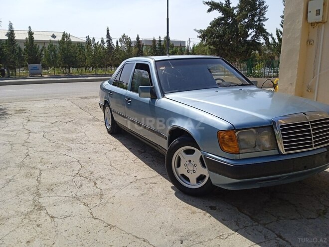 Mercedes E 200 1986, 194,545 km - 2.0 l - Şirvan