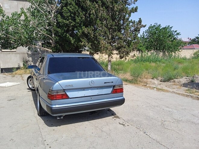 Mercedes E 200 1986, 194,545 km - 2.0 l - Şirvan