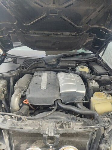 Mercedes E 220 2000, 398,000 km - 2.2 l - Ucar