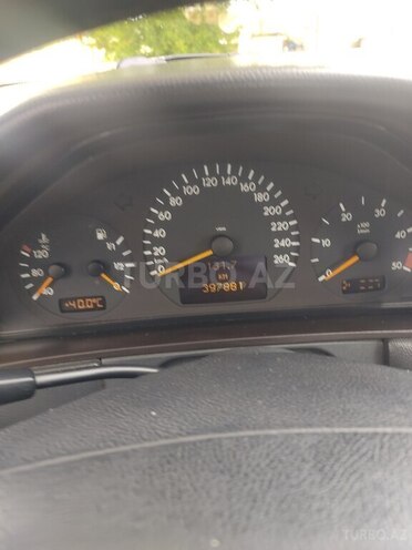 Mercedes E 220 2000, 398,000 km - 2.2 l - Ucar