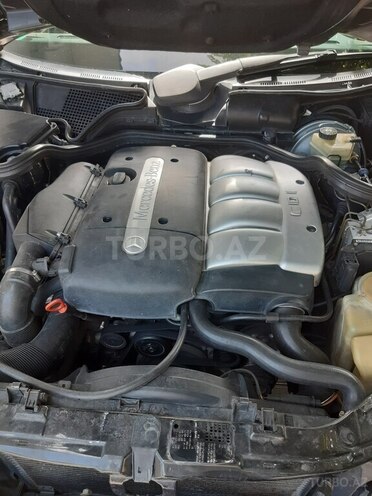 Mercedes E 220 2000, 398,000 km - 2.2 l - Ucar