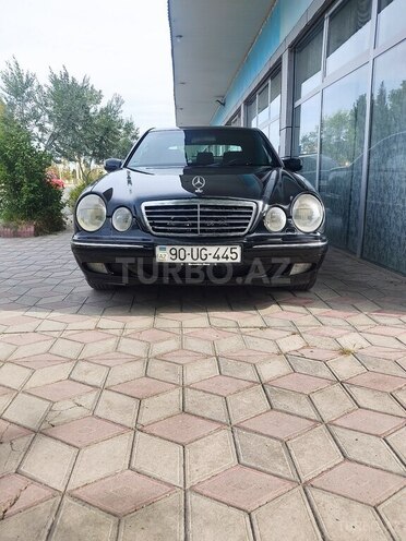 Mercedes E 220 2000, 398,000 km - 2.2 l - Ucar