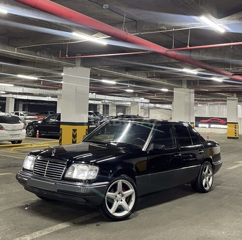 Mercedes E 280 1995, 225,000 km - 2.8 l - Gəncə