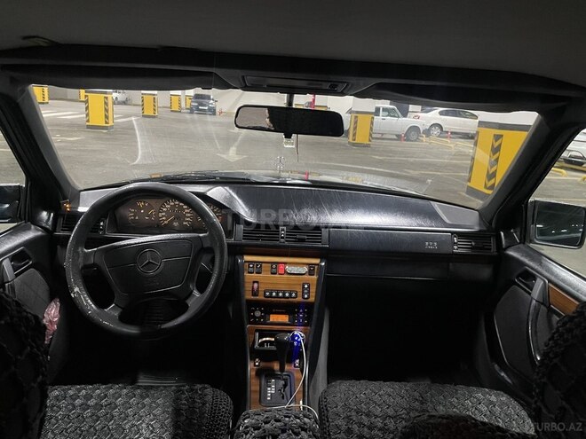 Mercedes E 280 1995, 225,000 km - 2.8 l - Gəncə