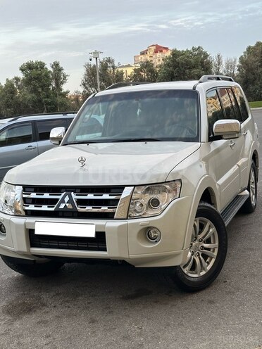 Mitsubishi Pajero 2010, 185,000 km - 3.5 l - Bakı