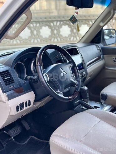 Mitsubishi Pajero 2010, 185,000 km - 3.5 l - Bakı