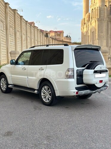 Mitsubishi Pajero 2010, 185,000 km - 3.5 l - Bakı