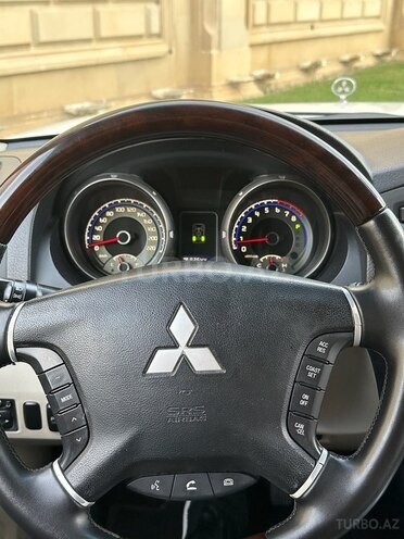 Mitsubishi Pajero 2010, 185,000 km - 3.5 l - Bakı