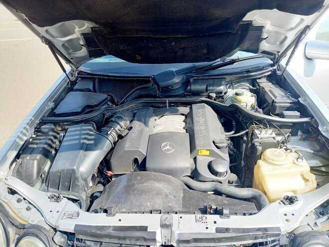 Mercedes E 260 1997, 256,458 km - 2.6 л - Qazax