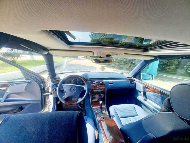 Mercedes E 260 1997, 256,458 km - 2.6 л - Qazax