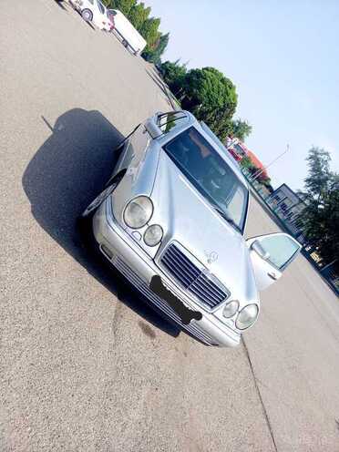 Mercedes E 260 1997, 256,458 km - 2.6 л - Qazax