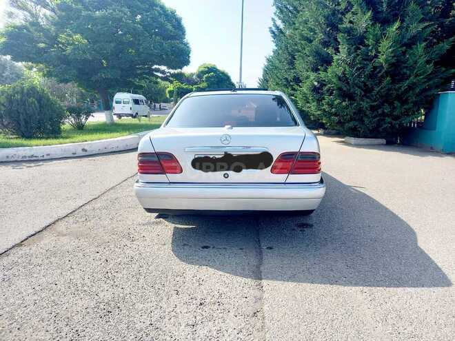 Mercedes E 260 1997, 256,458 km - 2.6 л - Qazax