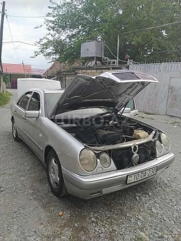 Mercedes E 230 1996, 328,600 km - 2.3 l - Mingəçevir