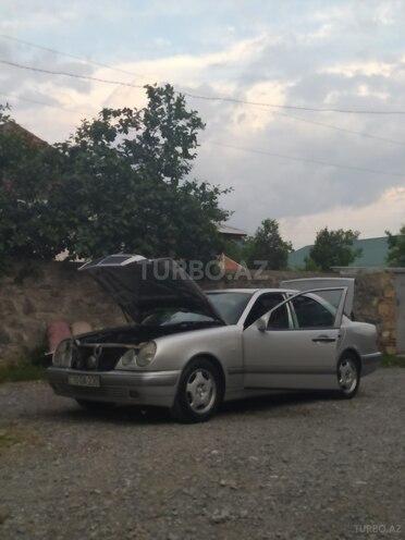 Mercedes E 230 1996, 328,600 km - 2.3 l - Mingəçevir