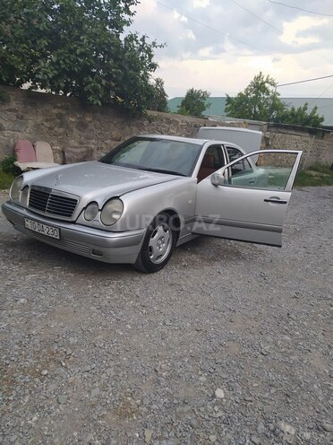 Mercedes E 230 1996, 328,600 km - 2.3 l - Mingəçevir