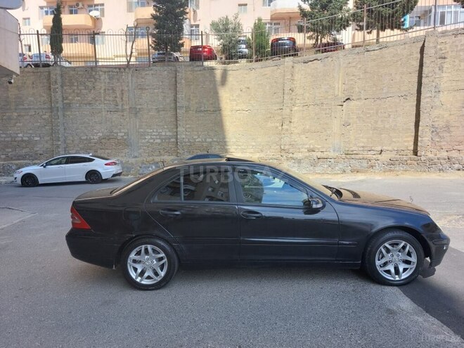 Mercedes C 220 2003, 275,032 km - 2.2 l - Bakı