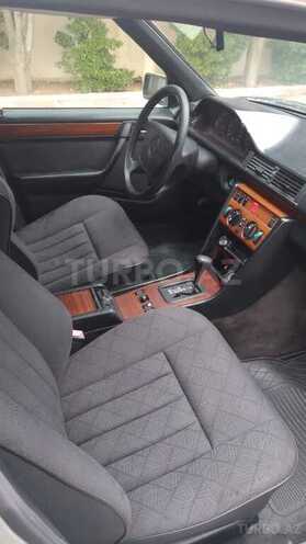 Mercedes E 200 1994, 300,000 km - 2.0 l - Bakı
