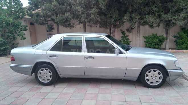 Mercedes E 200 1994, 300,000 km - 2.0 l - Bakı