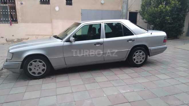 Mercedes E 200 1994, 300,000 km - 2.0 l - Bakı
