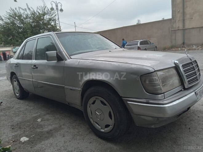 Mercedes E 200 1993, 172,500 km - 2.0 l - Bakı