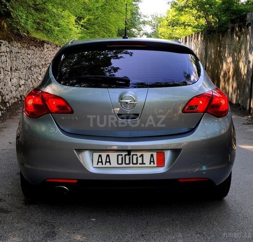 Opel Astra 2011, 132,000 km - 1.4 l - Bakı