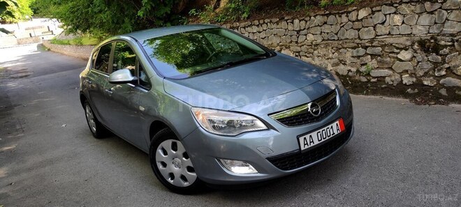Opel Astra 2011, 132,000 km - 1.4 l - Bakı