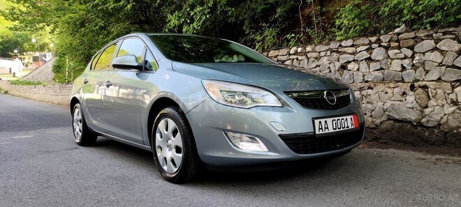 Opel Astra 2011, 132,000 km - 1.4 l - Bakı