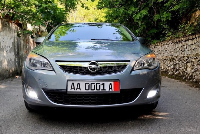 Opel Astra 2011, 132,000 km - 1.4 l - Bakı