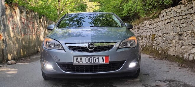 Opel Astra 2011, 132,000 km - 1.4 l - Bakı