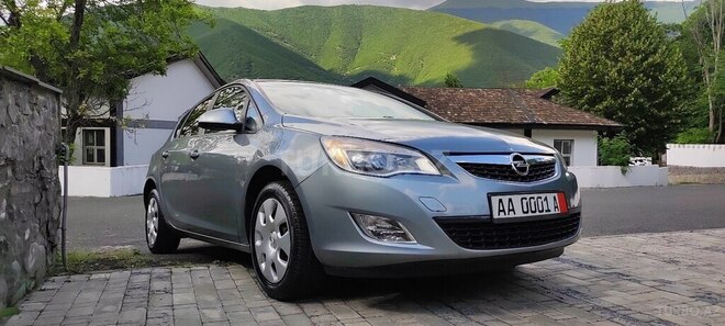 Opel Astra 2011, 132,000 km - 1.4 l - Bakı