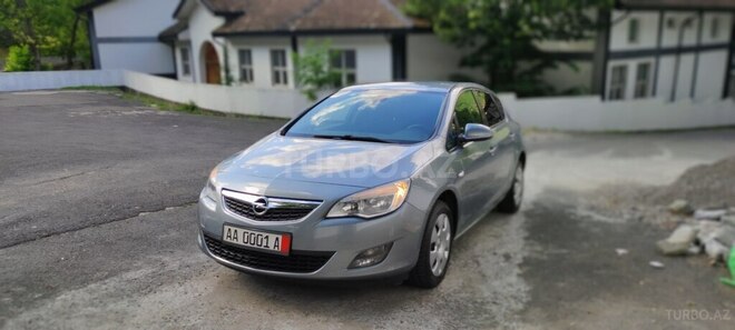 Opel Astra 2011, 132,000 km - 1.4 l - Bakı