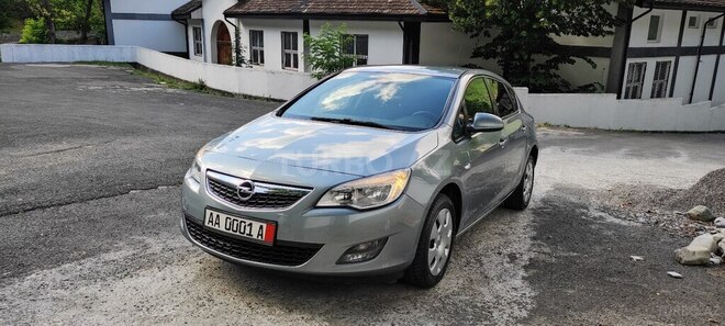 Opel Astra 2011, 132,000 km - 1.4 l - Bakı