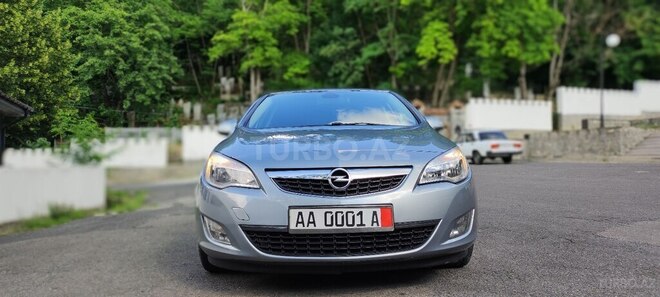 Opel Astra 2011, 132,000 km - 1.4 l - Bakı