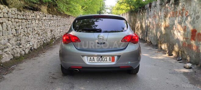 Opel Astra 2011, 132,000 km - 1.4 l - Bakı