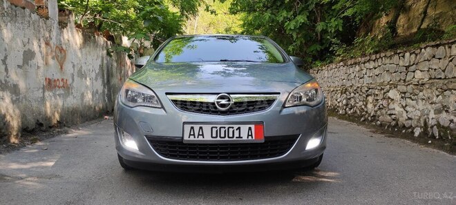 Opel Astra 2011, 132,000 km - 1.4 l - Bakı