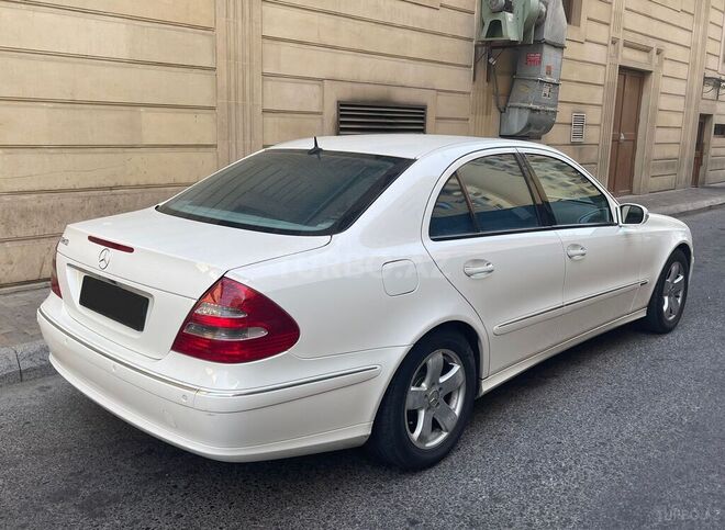 Mercedes E 240 2004, 266,000 km - 2.6 л - Bakı