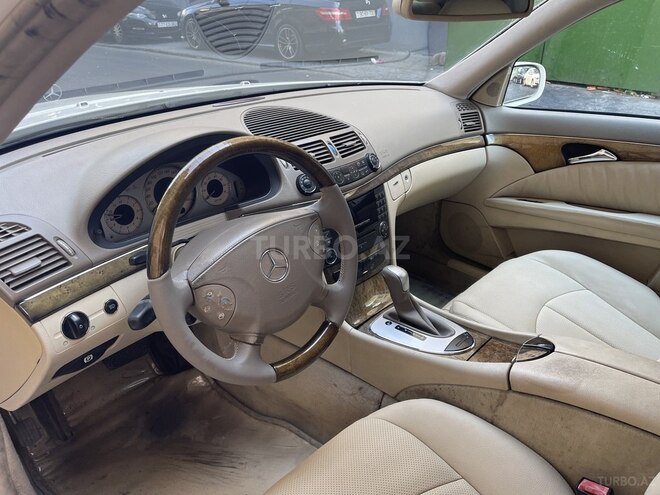 Mercedes E 240 2004, 266,000 km - 2.6 л - Bakı