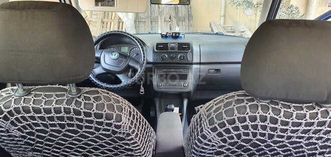Skoda Fabia 2011, 288,000 km - 1.6 л - Bakı