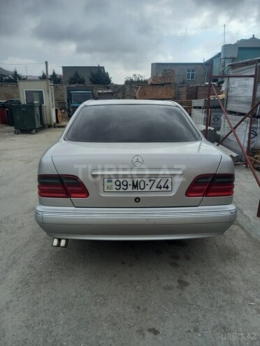 Mercedes E 240 2000, 450,000 km - 2.4 l - Bakı