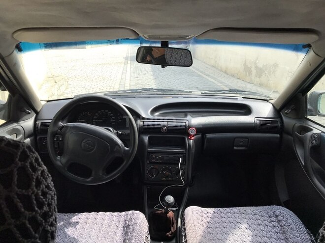 Opel Astra 1995, 499,699 km - 1.6 л - Bakı