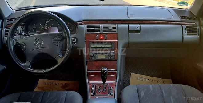 Mercedes E 270 2001, 398,056 km - 2.7 l - Bakı